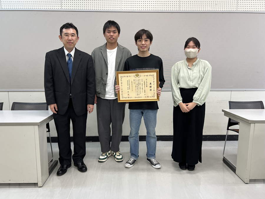 2023年度沖縄RESASチャレンジ杯受賞者（沖縄国際大学／チーム南城市）